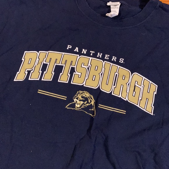 Pittsburgh Panthers t-shirt - Picture 2 of 4
